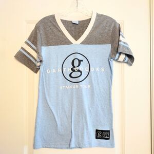 Garth Brooks Stadium Tour Football V Neck T Shirt Womens M Country Cowboy Y2Kc